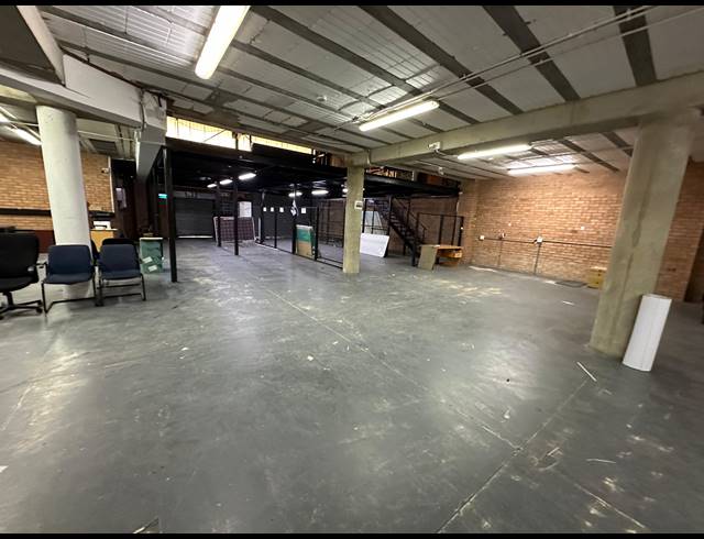 2,221M² WAREHOUSE TO LET IN NORTH RIDING
